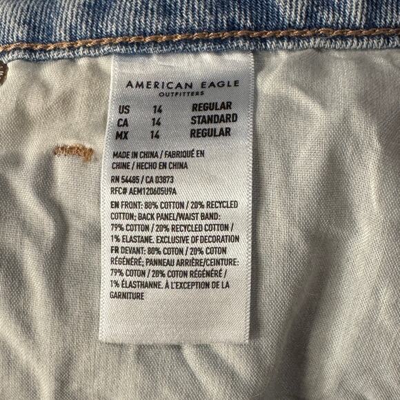 American Eagle SZ 14 Strigid Mom Jeans Super Hi-Rise Distressed Rips Frayed Hems - Picture 15 of 16